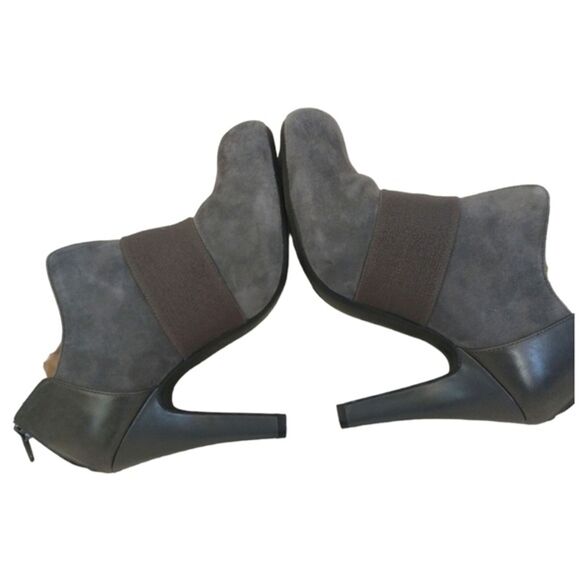 Gianni Bini Women's Zippered Boots Booties Gray Suede 7.5 Academia Y2K - Picture 9 of 12